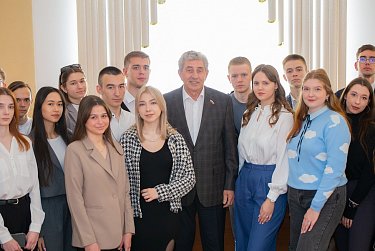 В Колонном зале голосовали студенты юракадемии